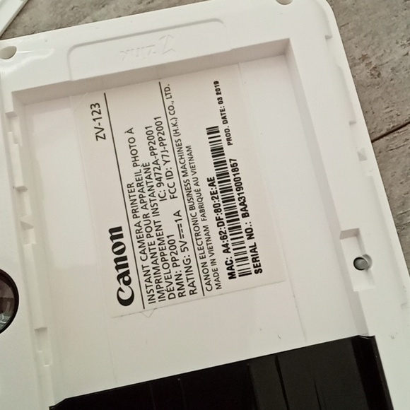 Canon Instant Print Camera - Picture 6 of 8